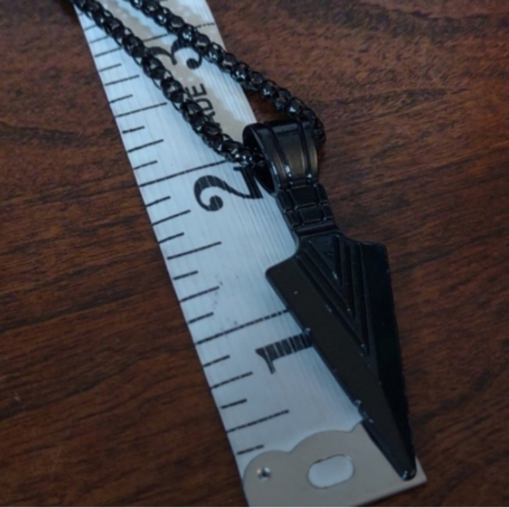 Arrowhead Pendant Necklace Black 18"-22" Chain NEW - Picture 2 of 7